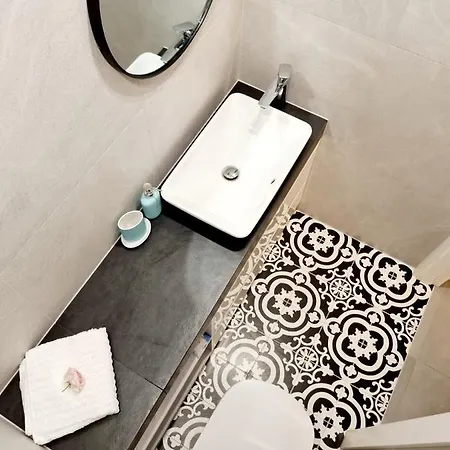 Dolce Wawel Przestronny Apartament Przy Bulwarach Wislanych, Blisko Wawelu I Najwazniejszych Atrakcji Krakowa. Krakow