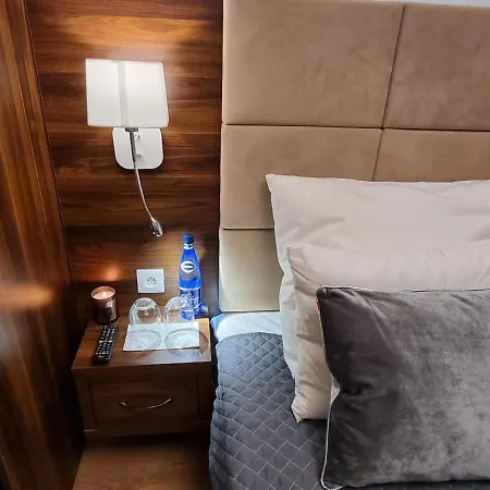 Dolce Wawel Przestronny Apartament Przy Bulwarach Wislanych, Blisko Wawelu I Najwazniejszych Atrakcji Krakowa. * Krakow