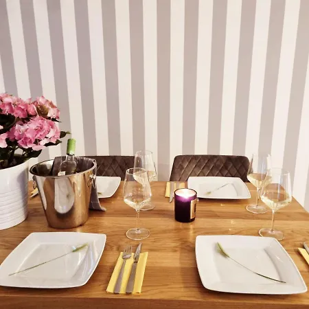 Dolce Wawel Przestronny Apartament Przy Bulwarach Wislanych, Blisko Wawelu I Najwazniejszych Atrakcji Krakowa. Apartment *