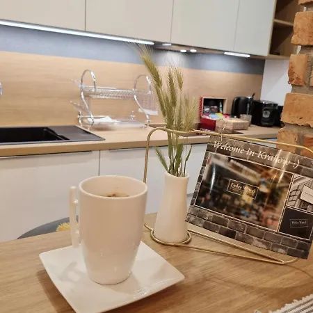 Dolce Wawel Przestronny Apartament Przy Bulwarach Wislanych, Blisko Wawelu I Najwazniejszych Atrakcji Krakowa.