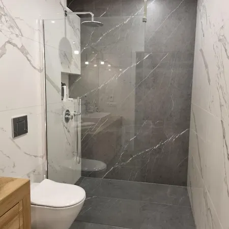 Dolce Wawel Przestronny Apartament Przy Bulwarach Wislanych, Blisko Wawelu I Najwazniejszych Atrakcji Krakowa. Apartment *
