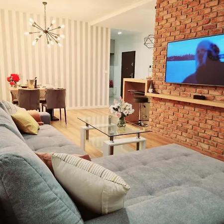 Dolce Wawel Przestronny Apartament Przy Bulwarach Wislanych, Blisko Wawelu I Najwazniejszych Atrakcji Krakowa.